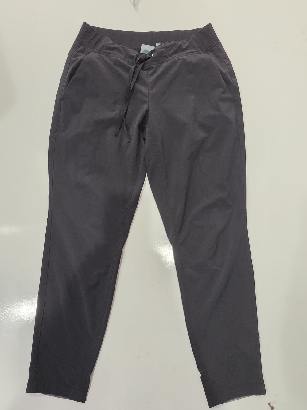 Nwot Athleta Women's Black Jogger Pants with Drawstring Waist Size 6